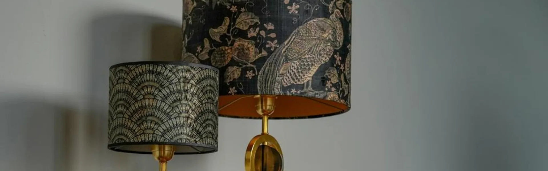 Baner kolekcji Klasyczne Oświetlenie Authentic Models – stylowe lampy gabinetowe, biurkowe i stojące w klasycznym stylu retro